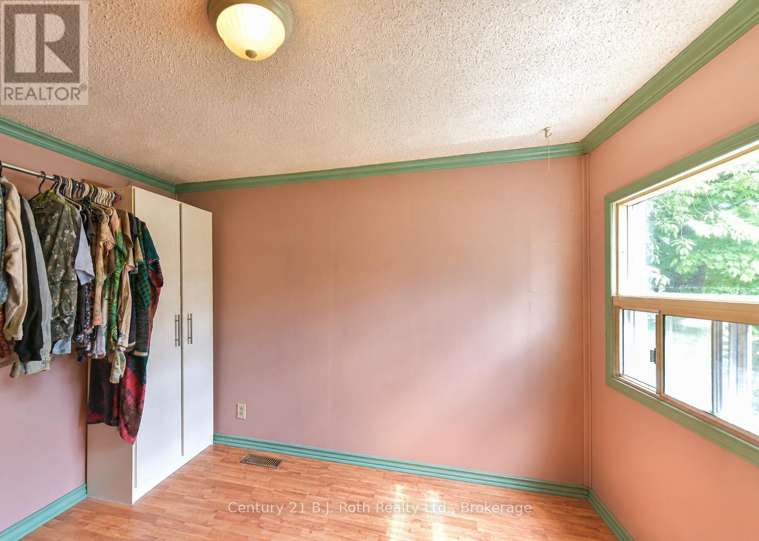3427 Coronation Avenue Property Photo 13