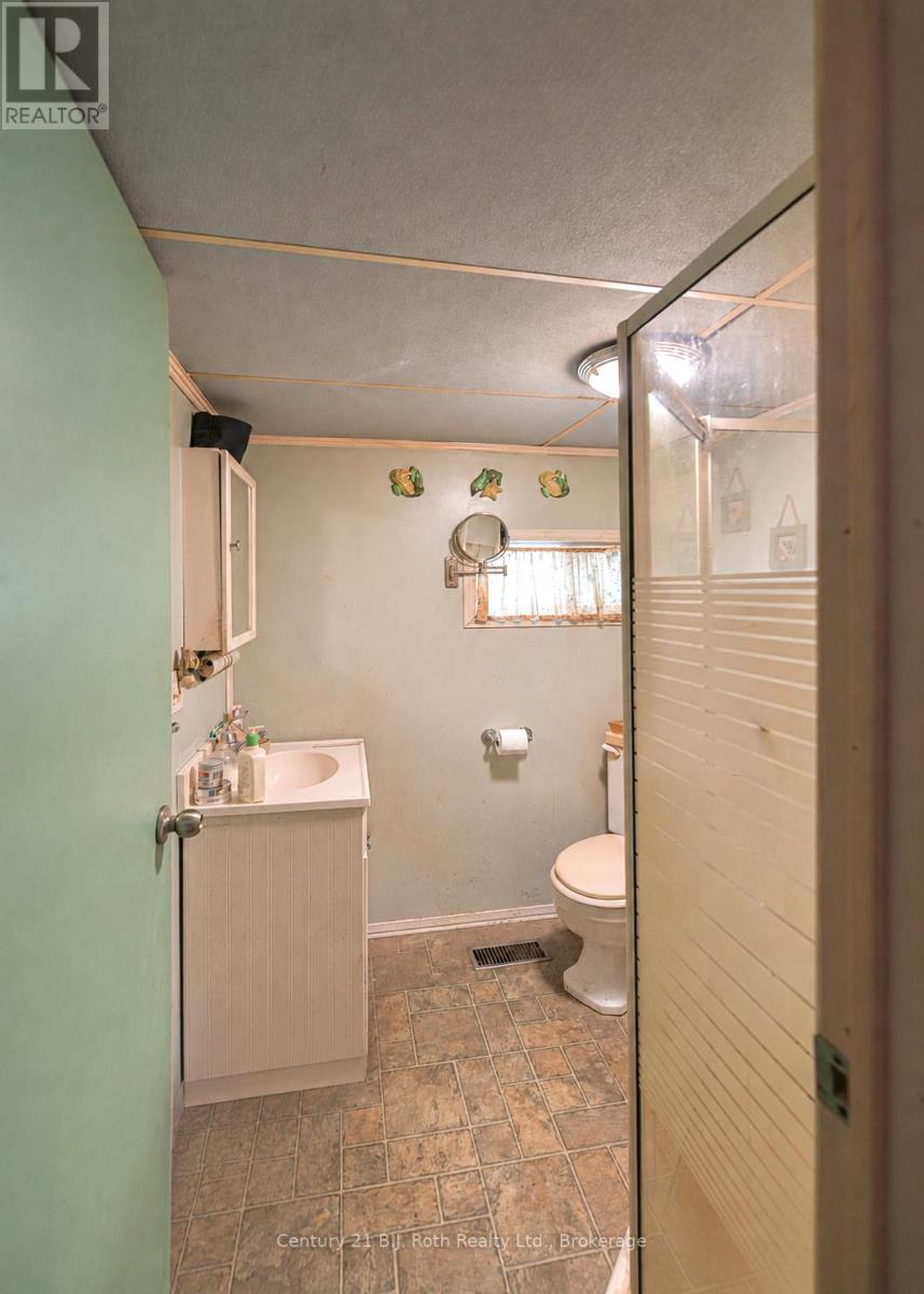 3427 Coronation Avenue Property Photo 14