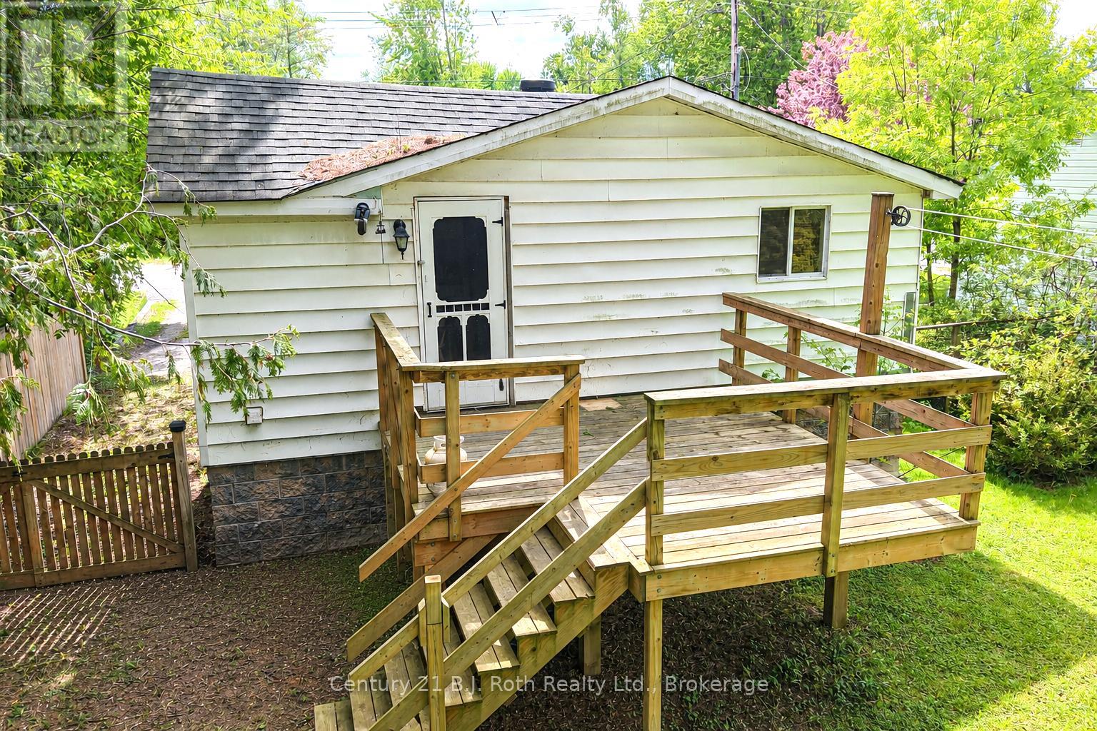 3427 Coronation Avenue Property Photo 15