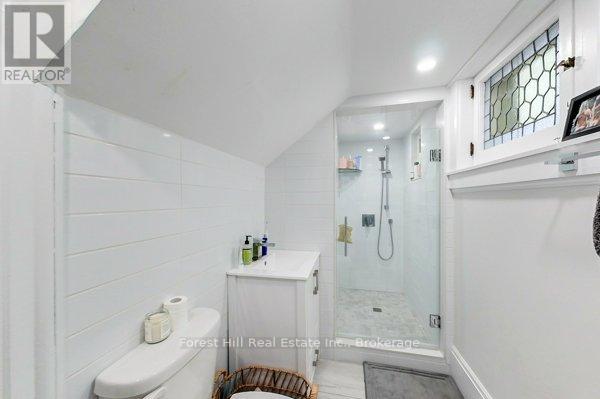 72 Third Street Property Photo 15