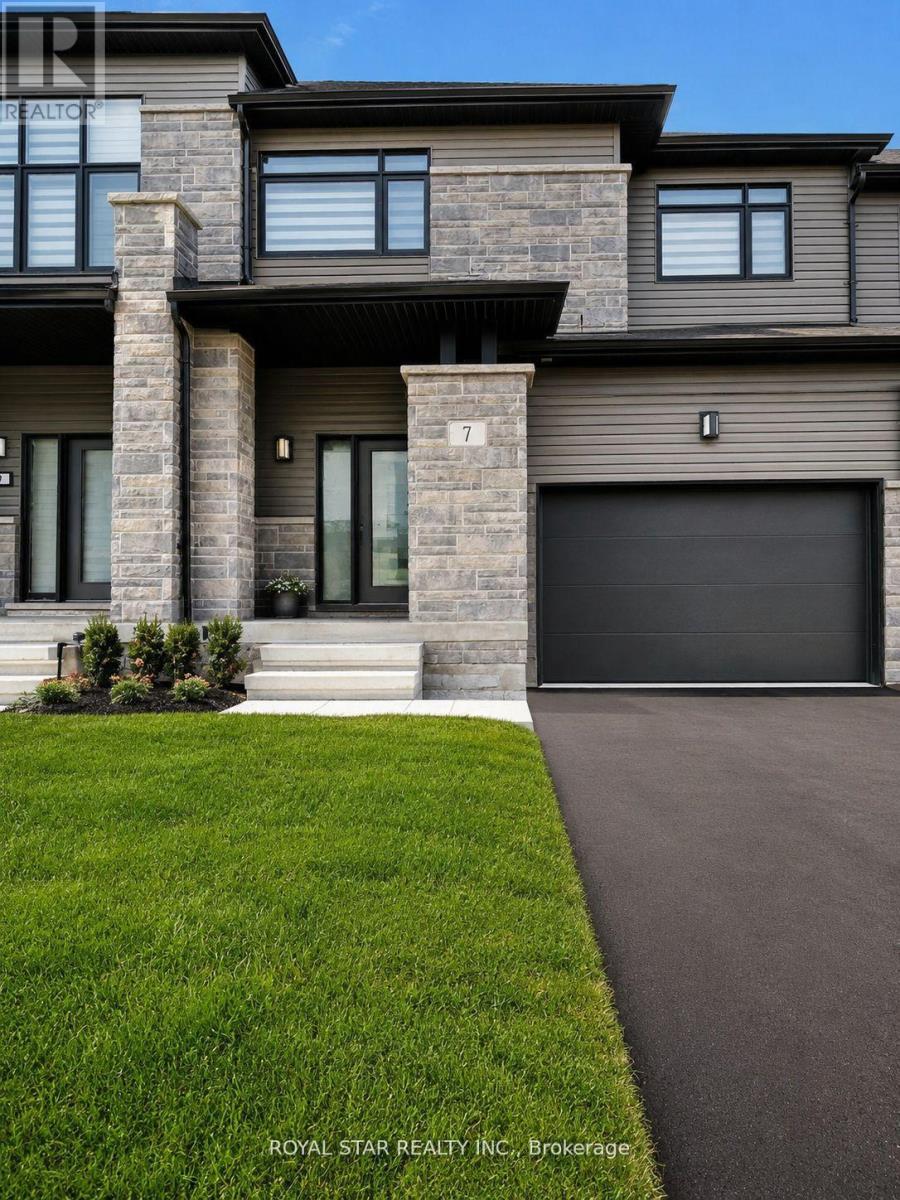 7 Federica Crescent Property Photo 1
