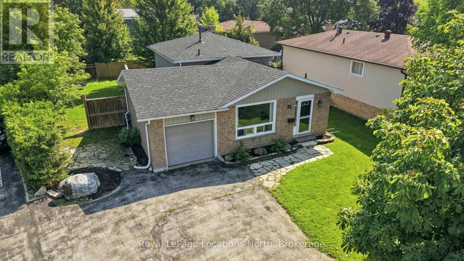 32 COURTICE CRESCENT Property Photo 1