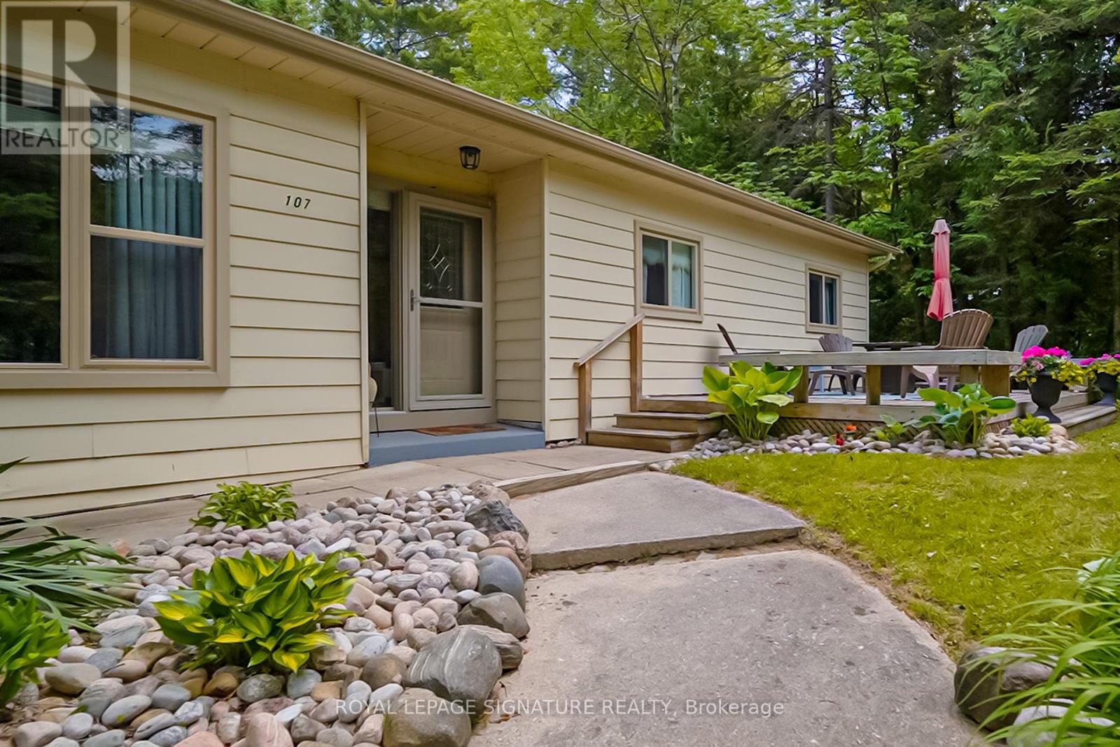 107 Nicole Boulevard Property Photo 3