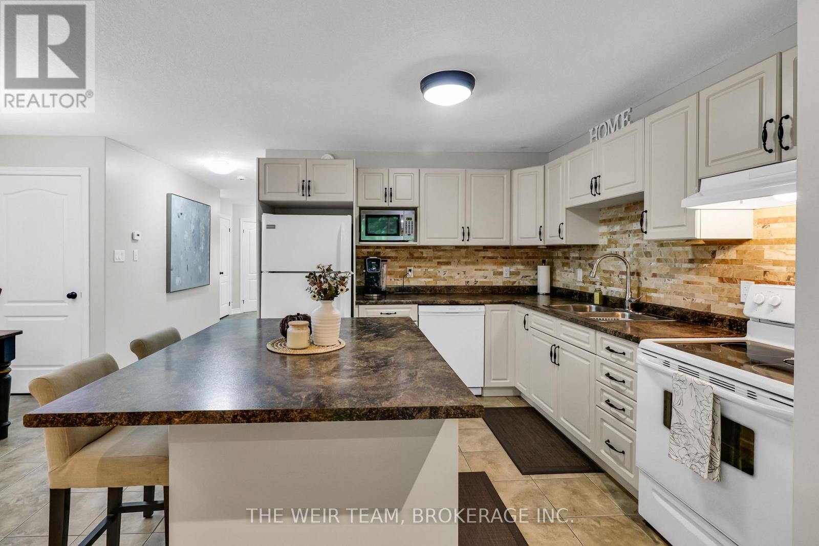1018 Cook Drive Property Photo 15