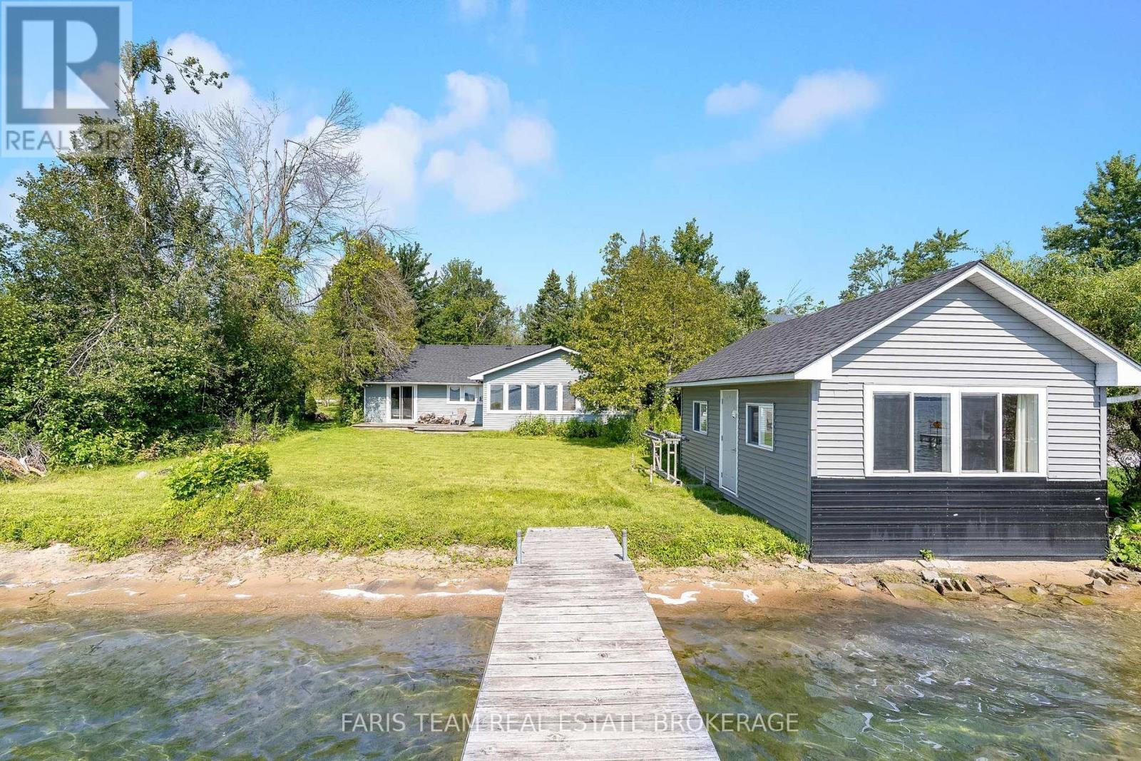 1467 Cunningham Crescent Property Photo 2
