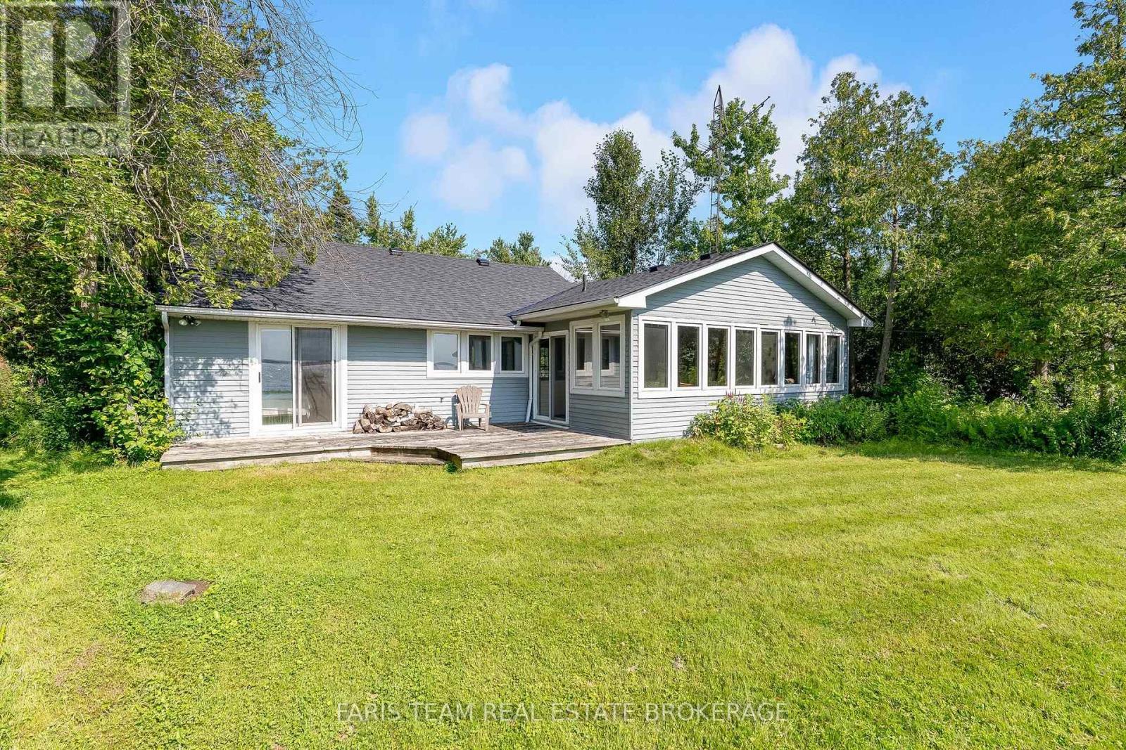 1467 Cunningham Crescent Property Photo 3