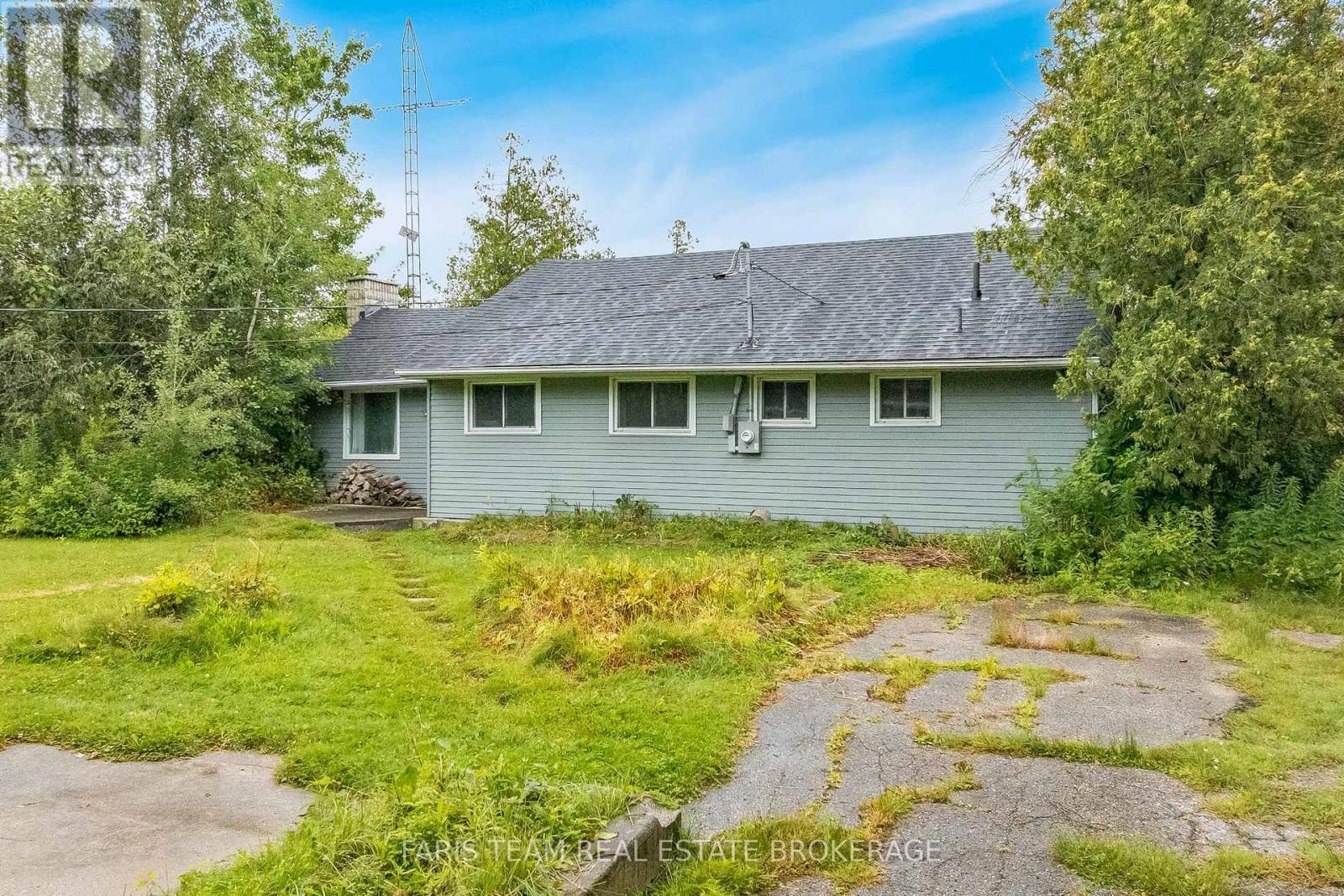 1467 Cunningham Crescent Property Photo 4