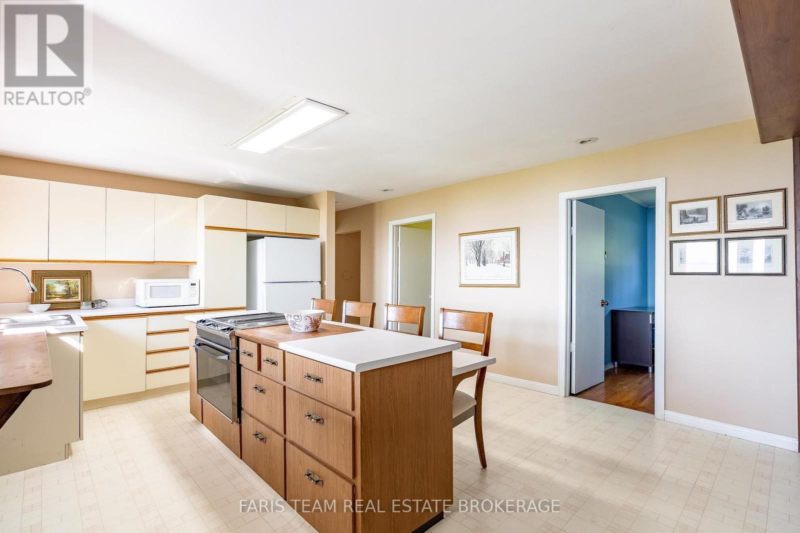 1467 Cunningham Crescent Property Photo 8