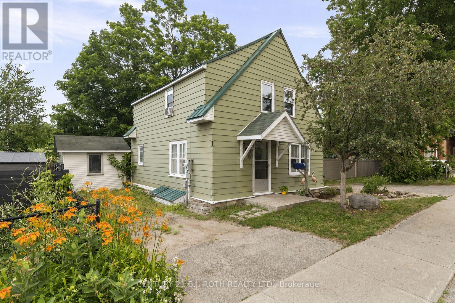 356 West Street N Property Photo 2