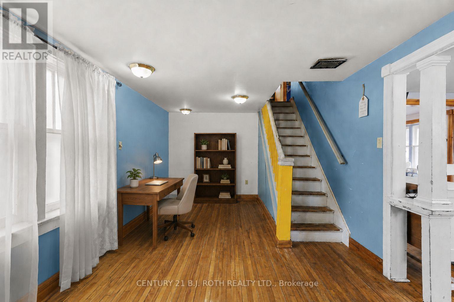 356 West Street N Property Photo 5