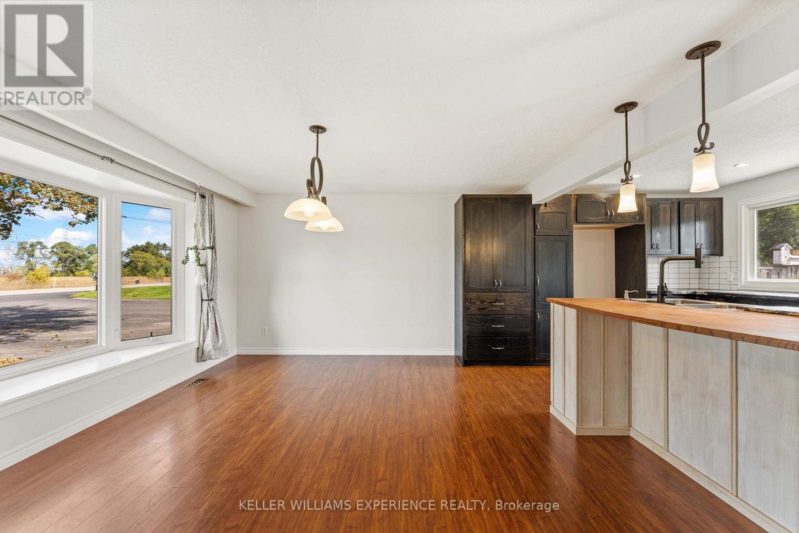 2341 Sunnidale Road Property Photo 5