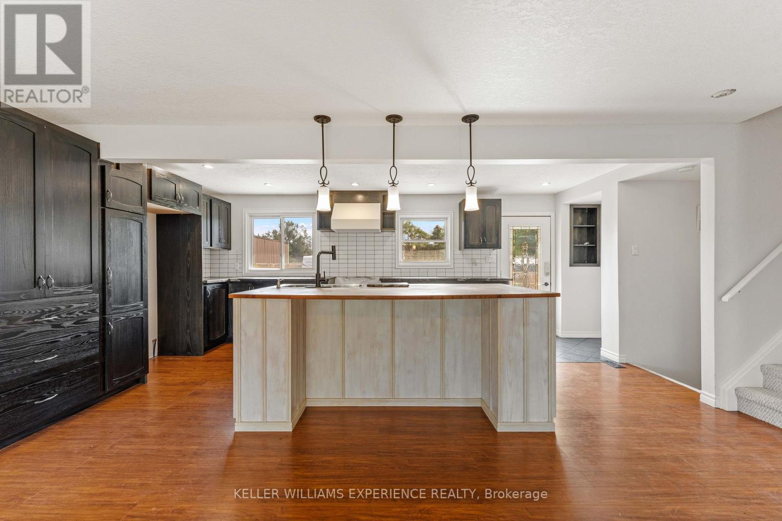 2341 Sunnidale Road Property Photo 7