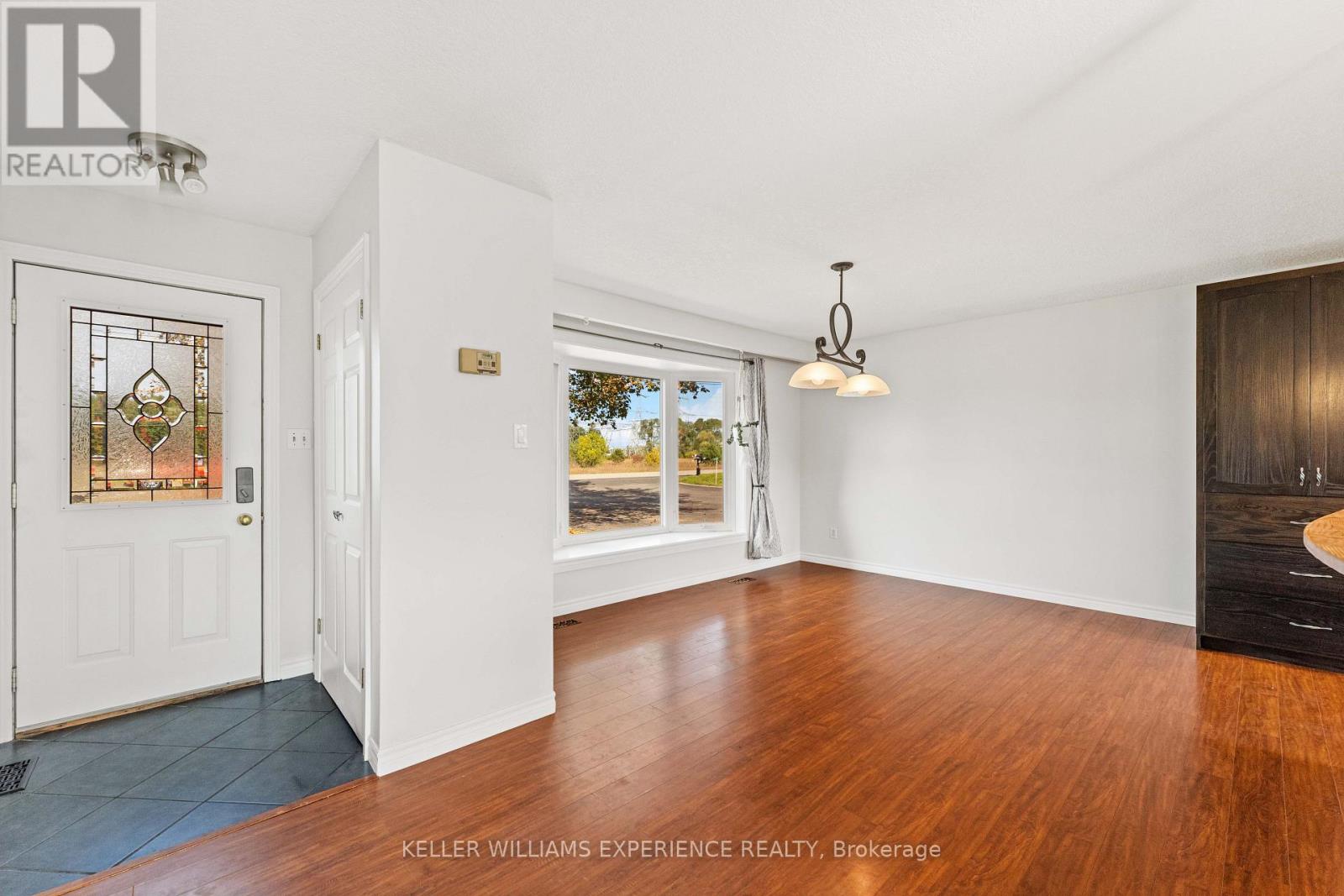 2341 Sunnidale Road Property Photo 11