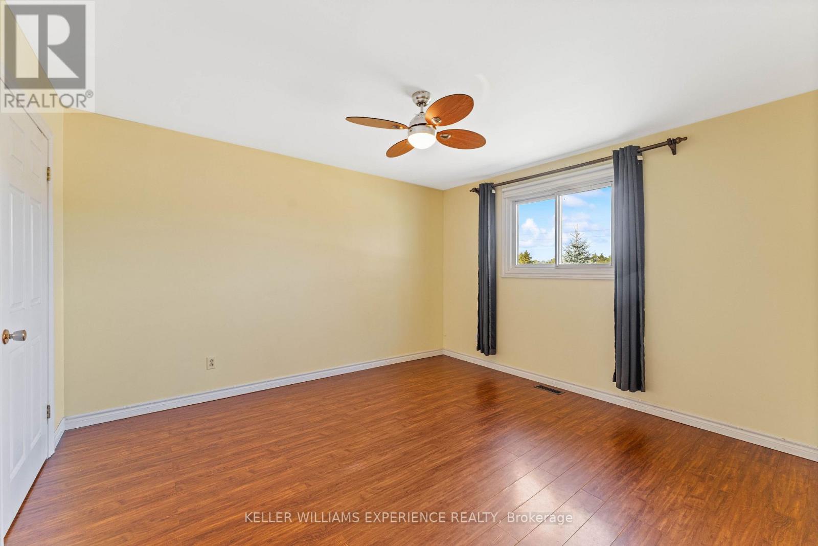 2341 Sunnidale Road Property Photo 14