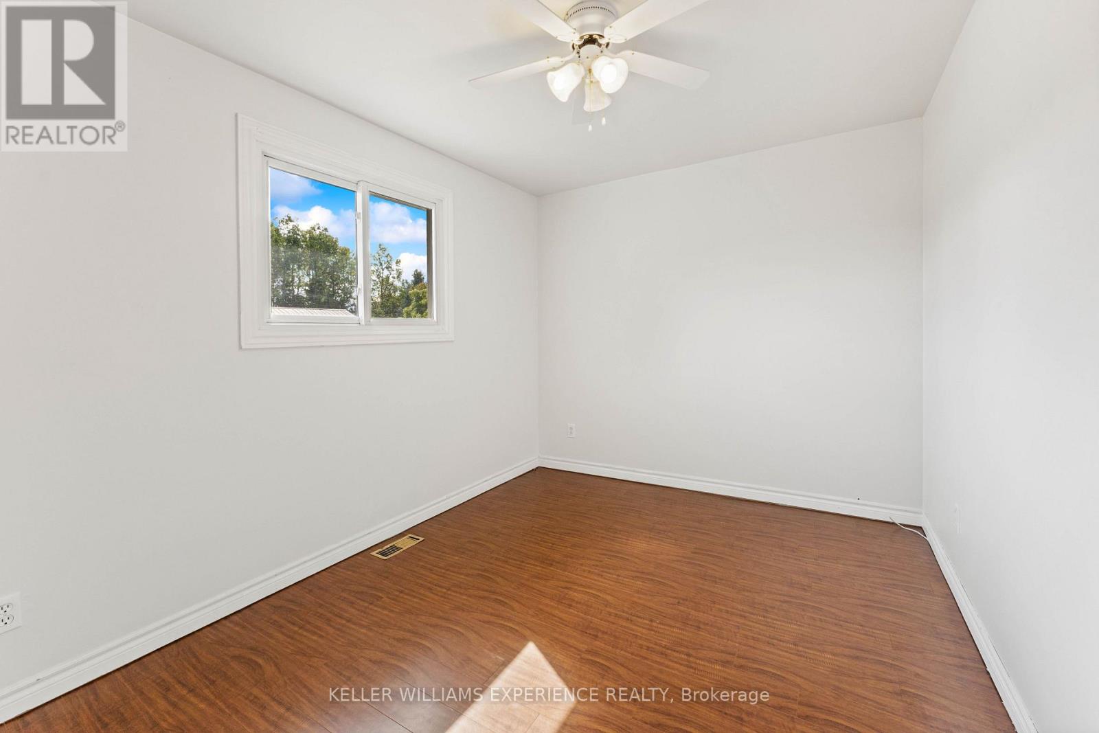 2341 Sunnidale Road Property Photo 15