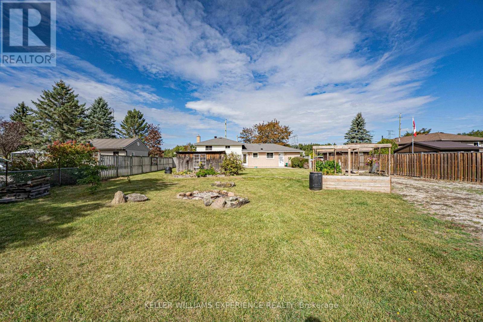 2341 Sunnidale Road Property Photo 22