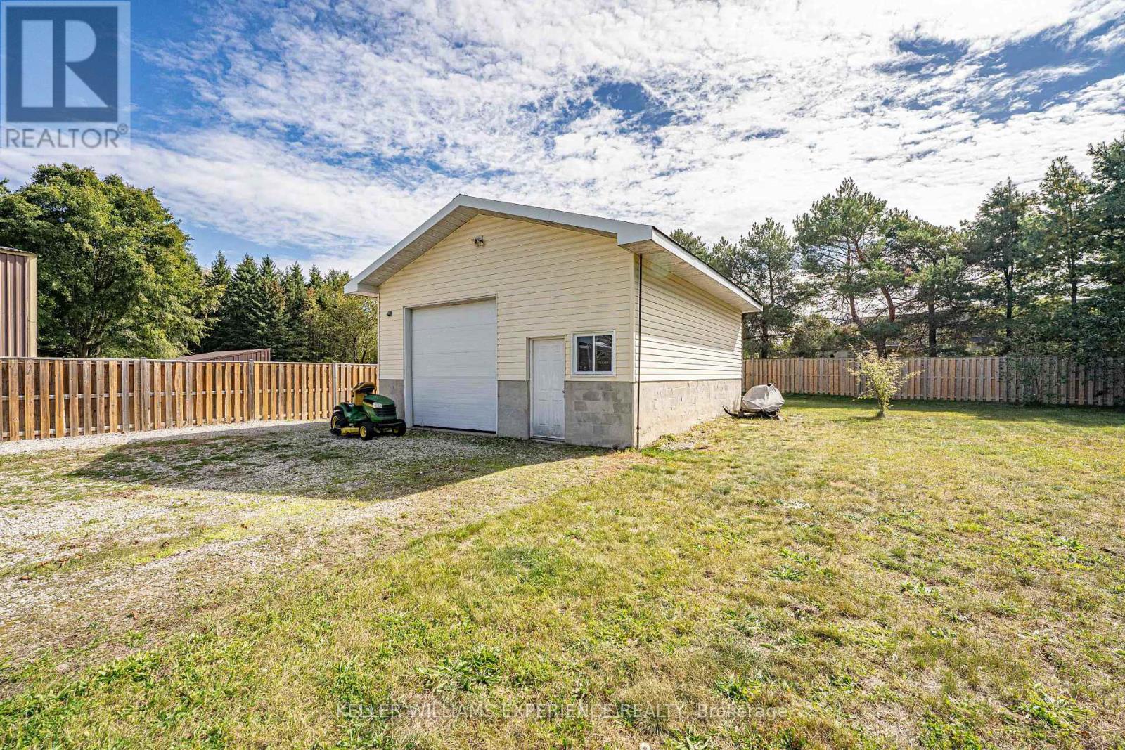 2341 Sunnidale Road Property Photo 24