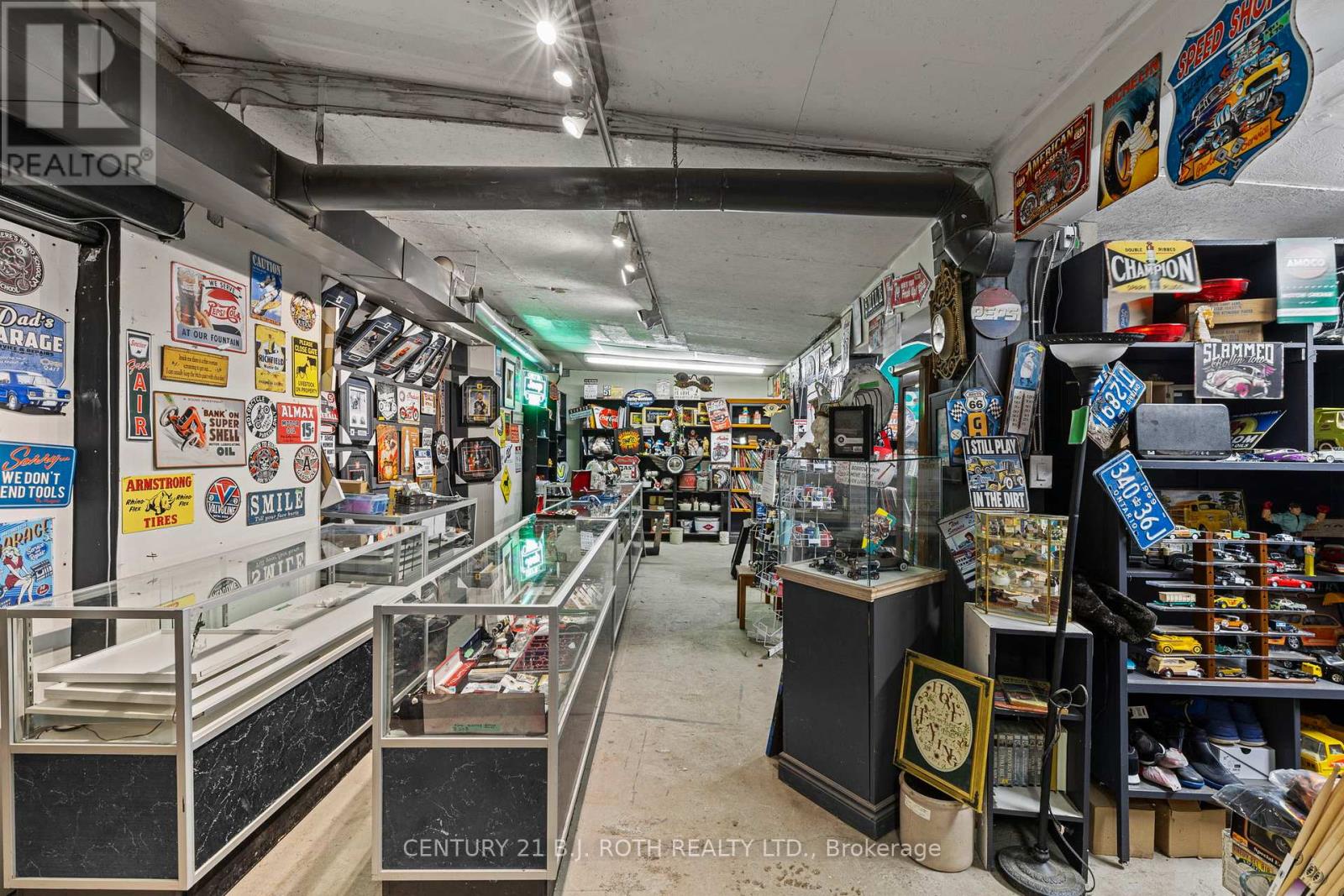 Unit 3 - 1285 Bayfield Street N Property Photo 2