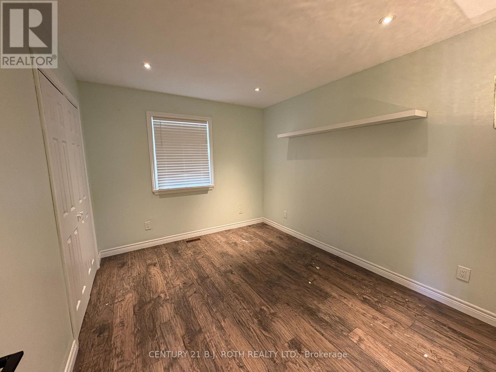 288 River Road E Property Photo 11
