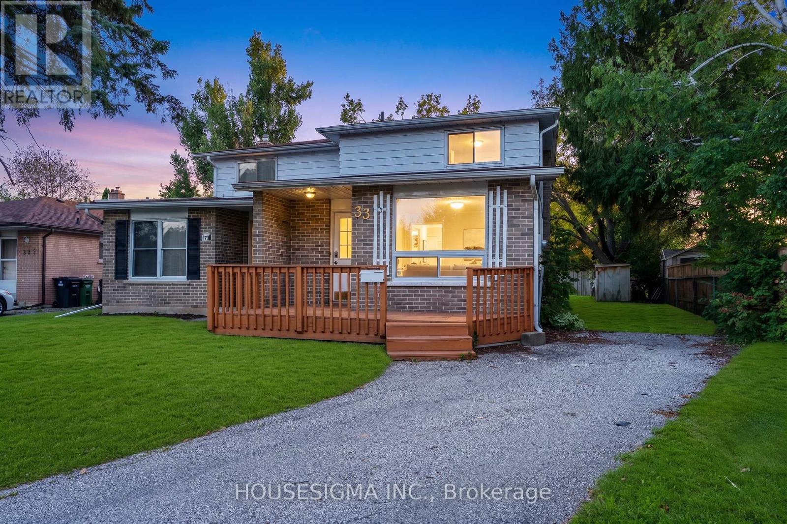 33 COLLEGE CRESCENT
