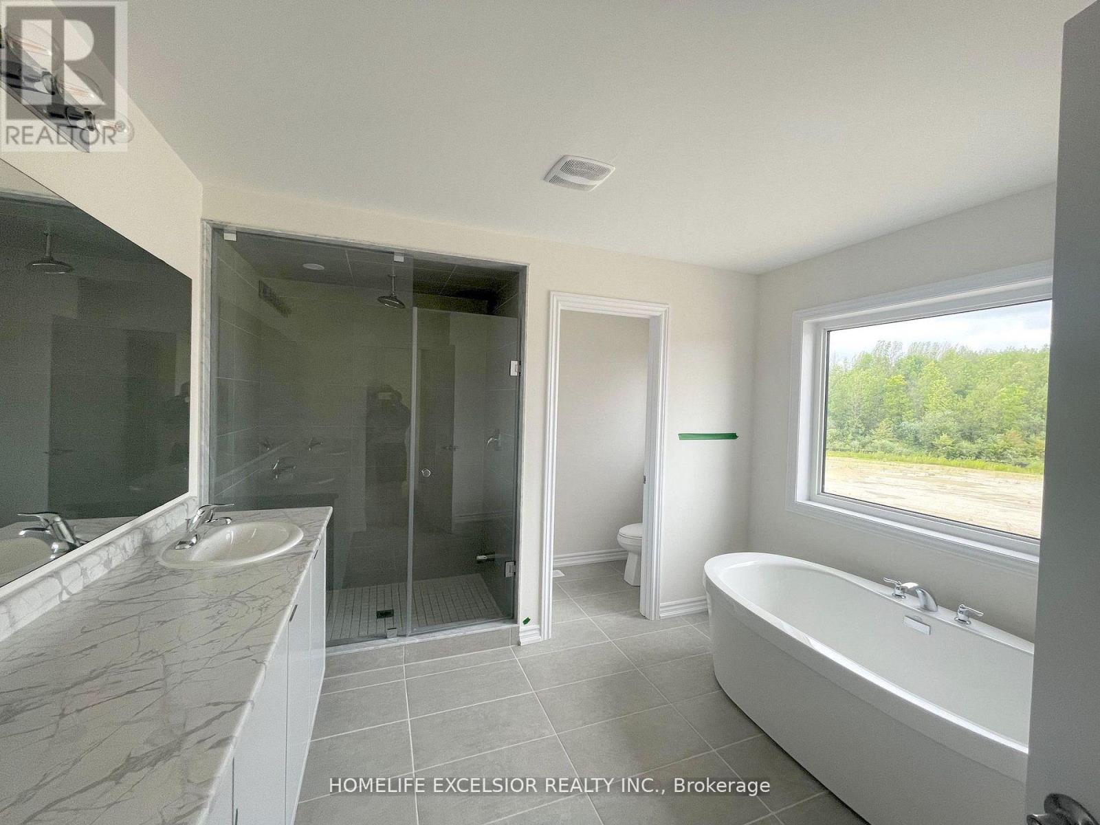 16 Rosanne Circ Property Photo 21