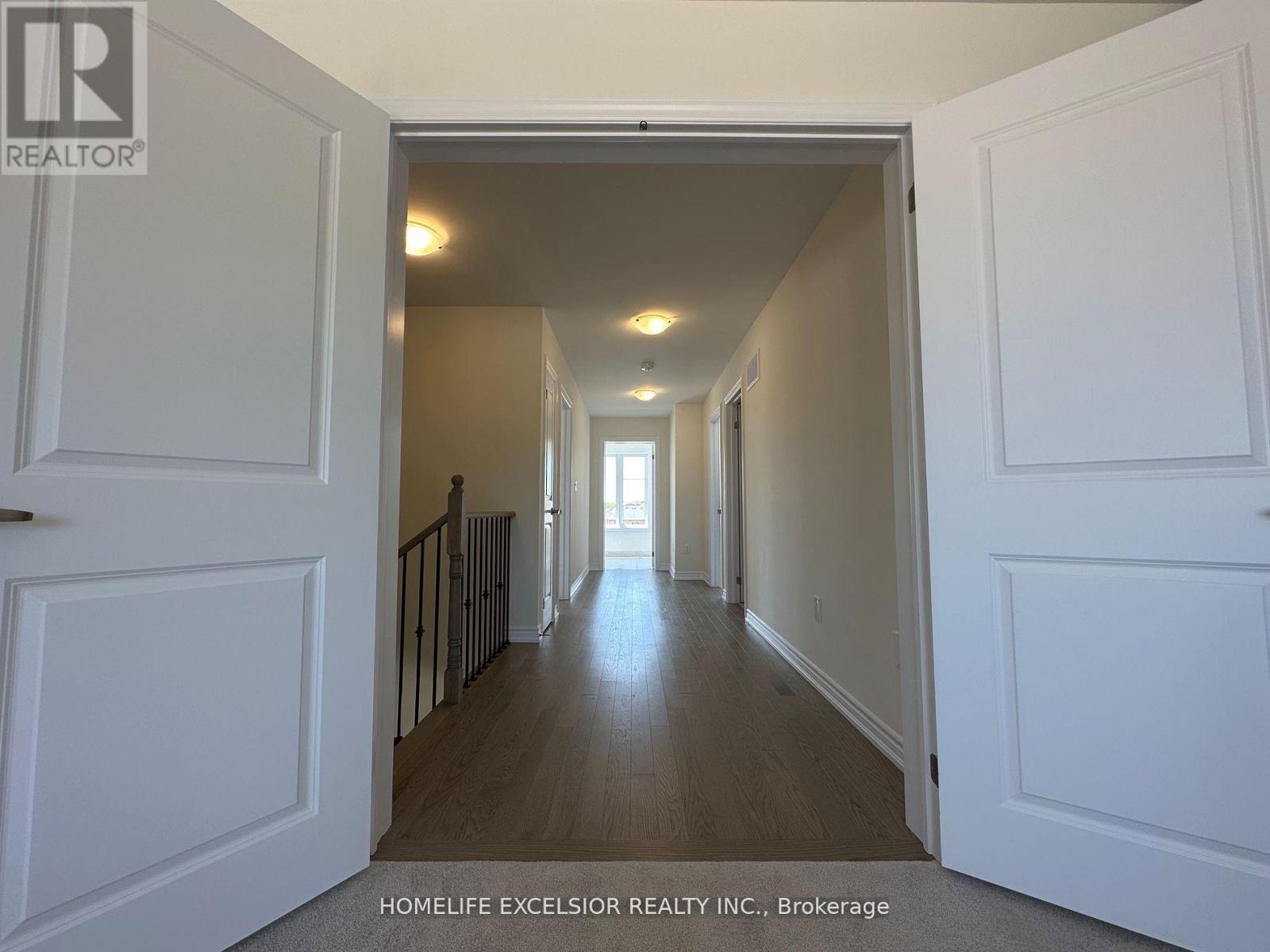 16 Rosanne Circ Property Photo 23