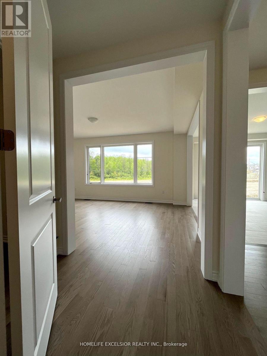 16 Rosanne Circ Property Photo 27