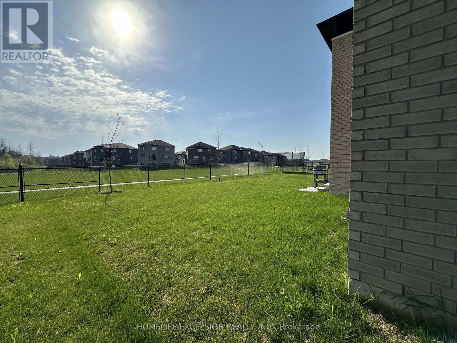 16 Rosanne Circ Property Photo 42