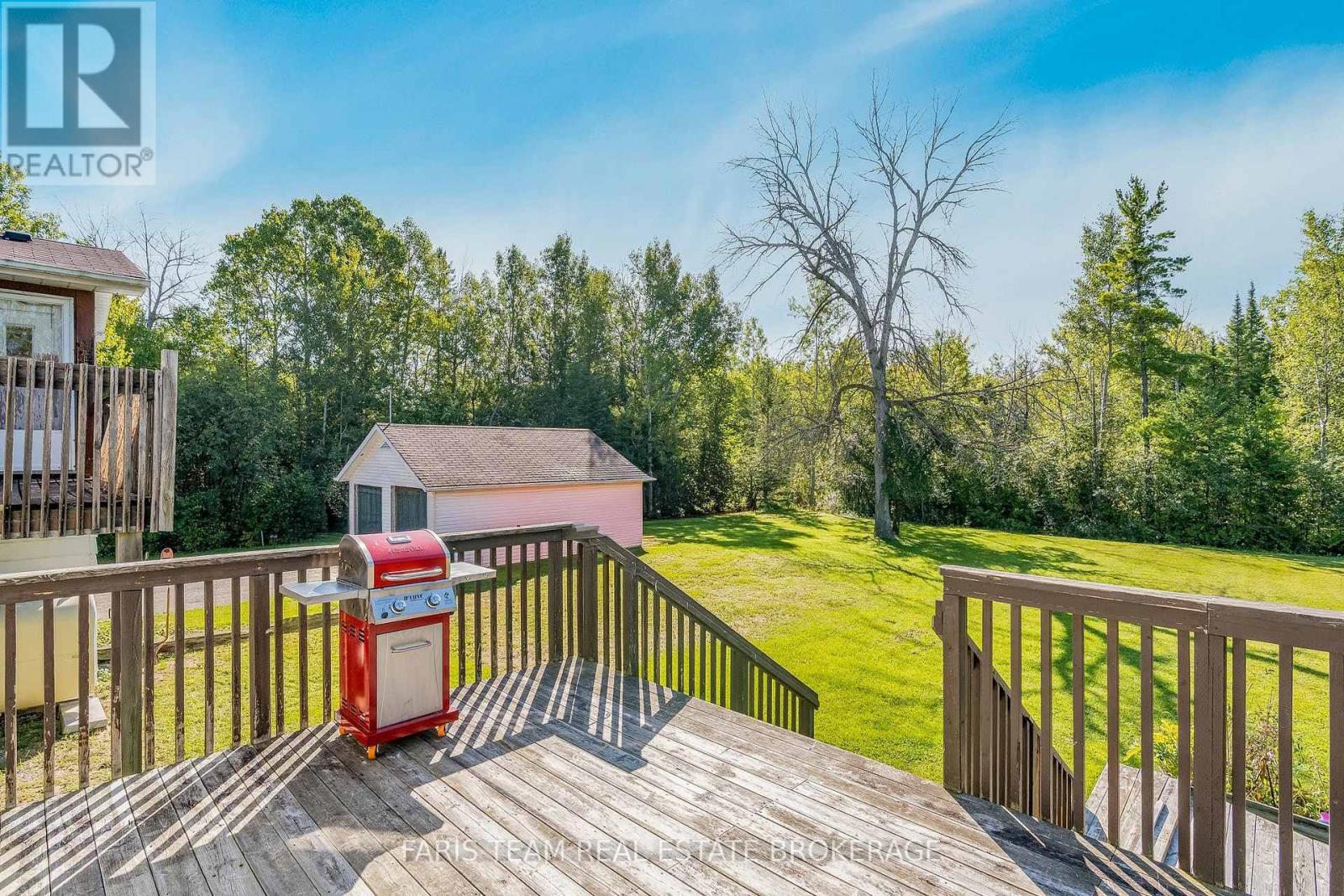 8801 Beachwood Road Property Photo 7