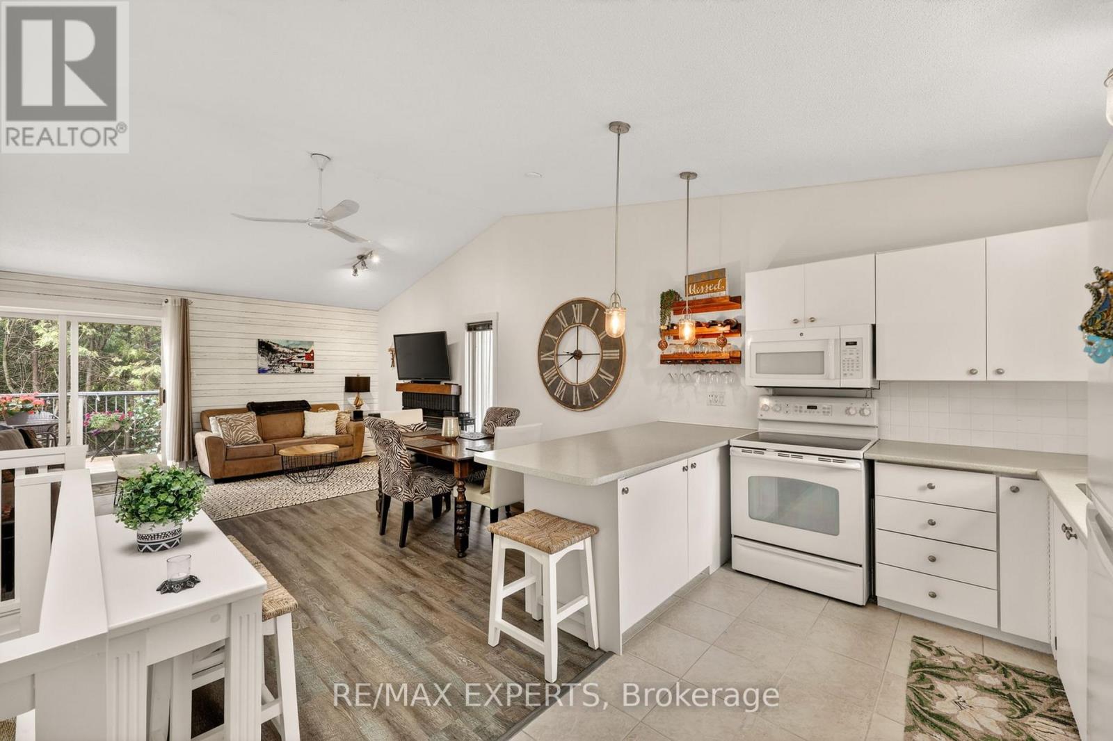 416 - 14 Dawson Drive Property Photo 2