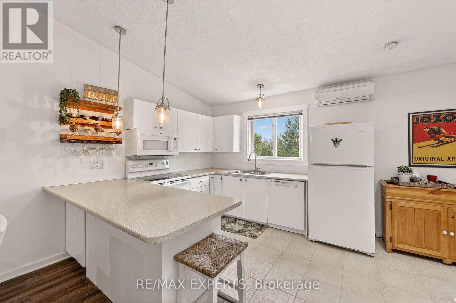 416 - 14 Dawson Drive Property Photo 12