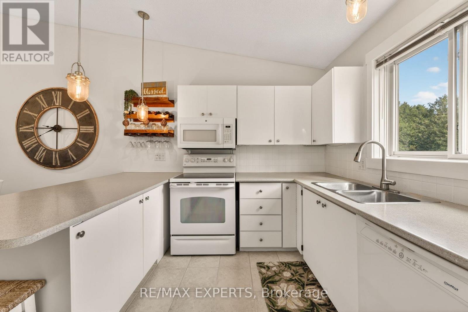416 - 14 Dawson Drive Property Photo 14