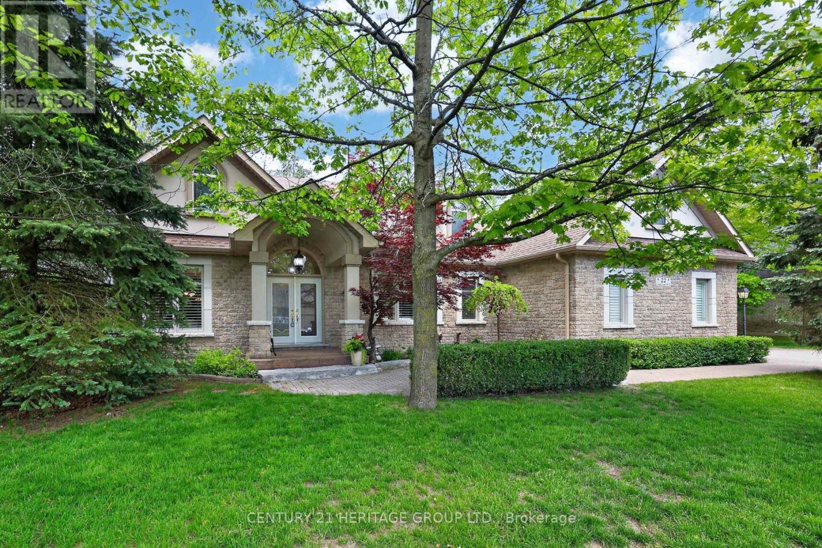 22 Lloyd Cook Drive E Property Photo 2