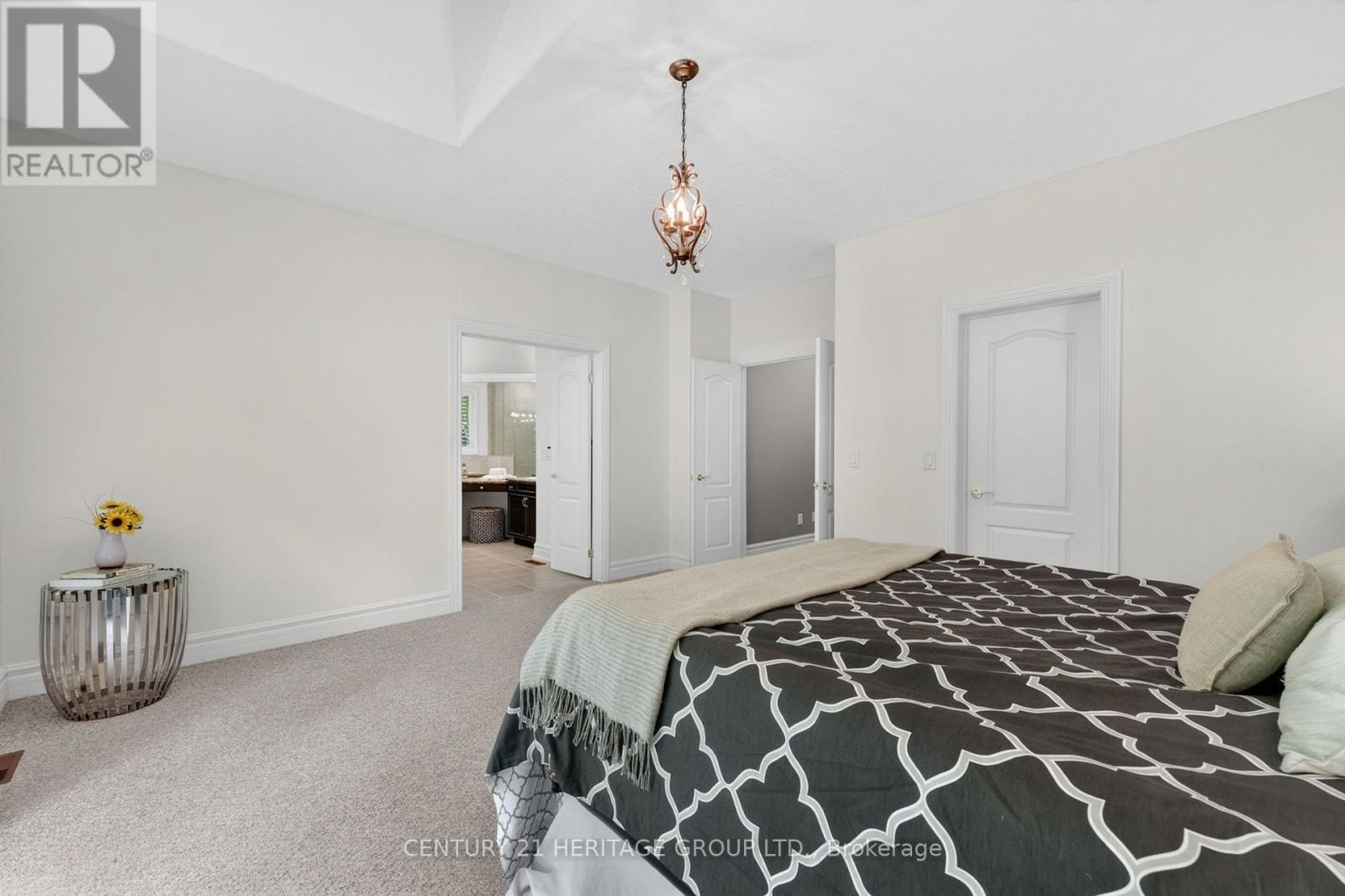 22 Lloyd Cook Drive E Property Photo 26