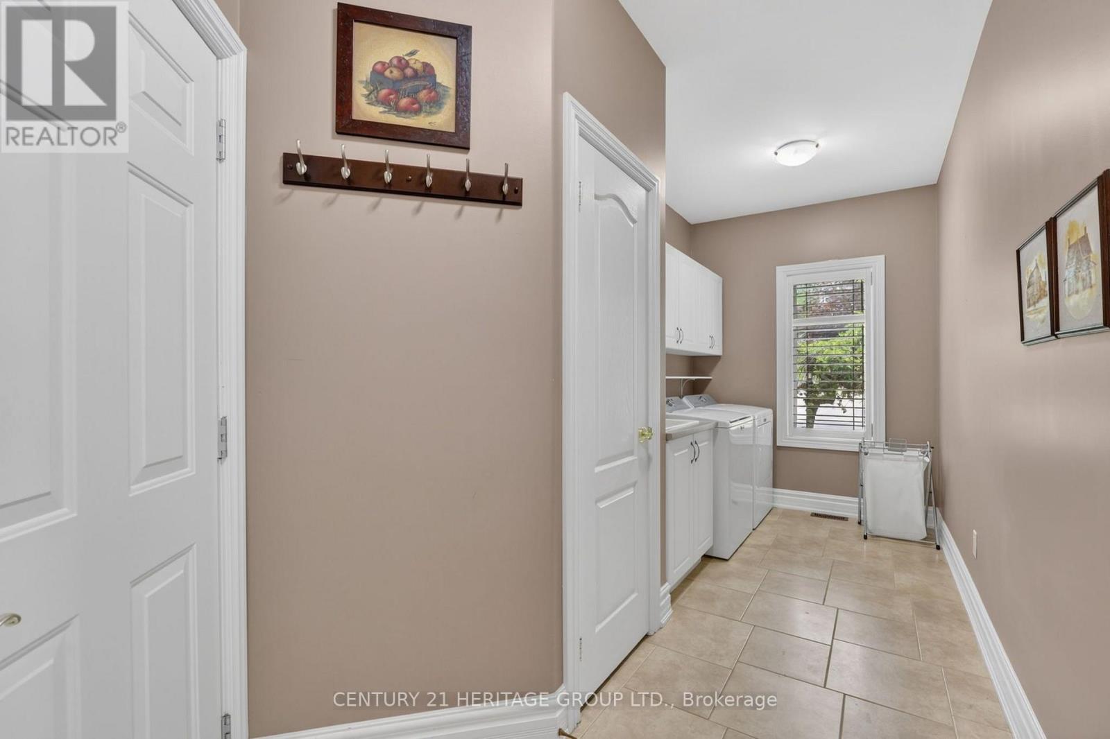22 Lloyd Cook Drive E Property Photo 31