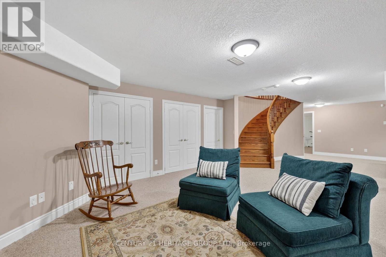 22 Lloyd Cook Drive E Property Photo 36