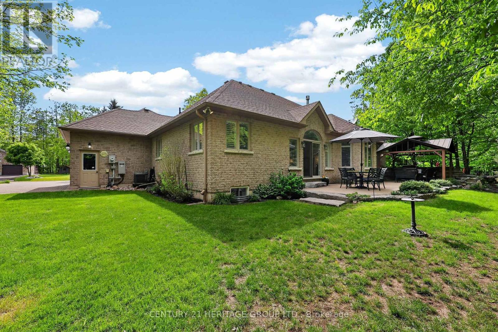 22 Lloyd Cook Drive E Property Photo 45