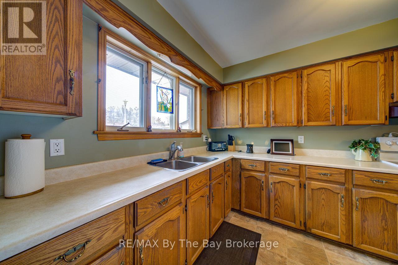 229 Datas Drive E Property Photo 4