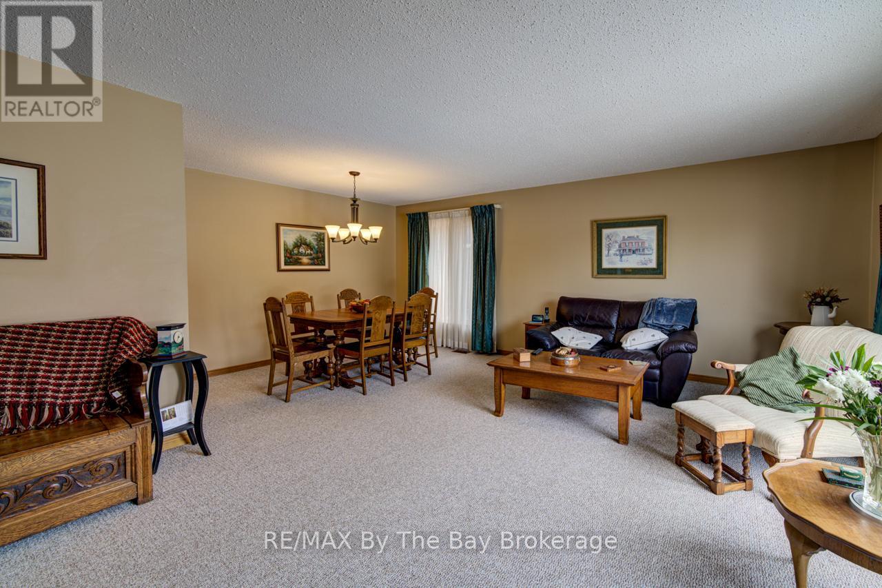 229 Datas Drive E Property Photo 5