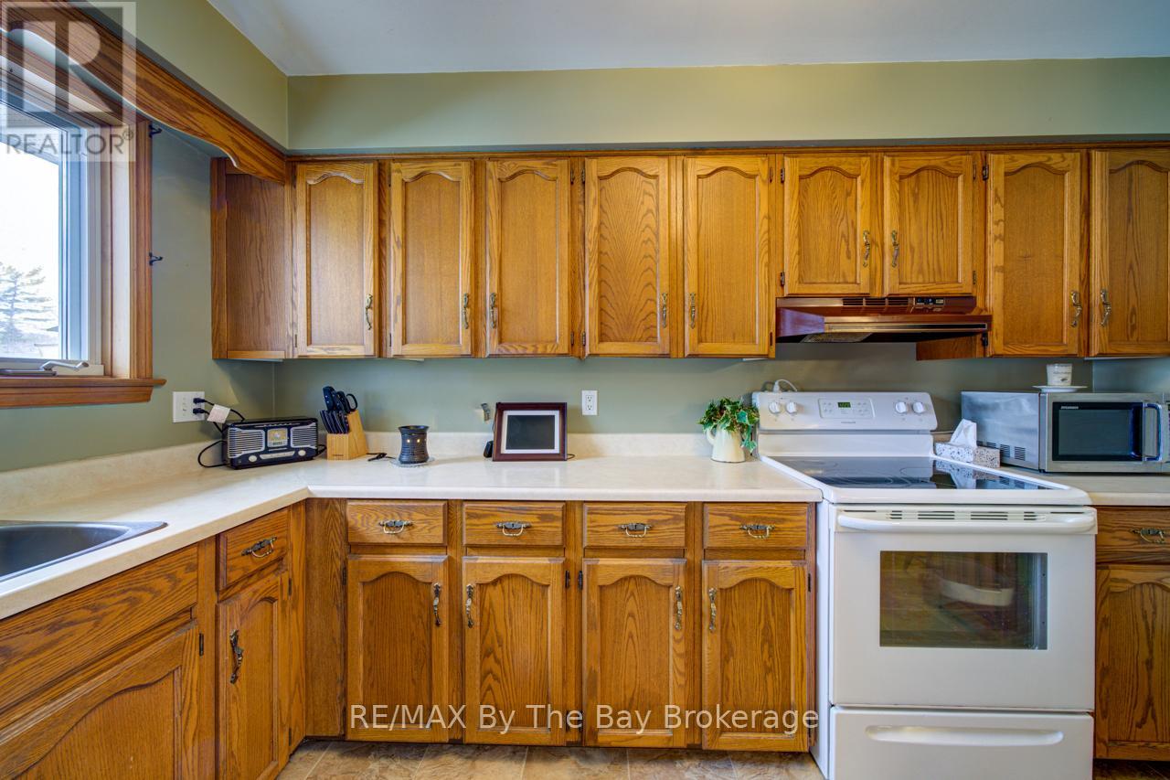 229 Datas Drive E Property Photo 8