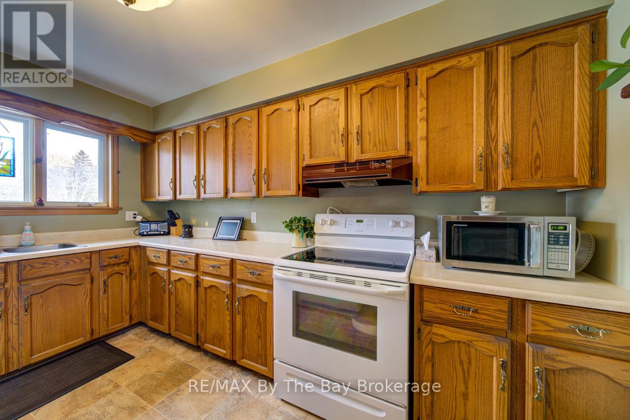 229 Datas Drive E Property Photo 9