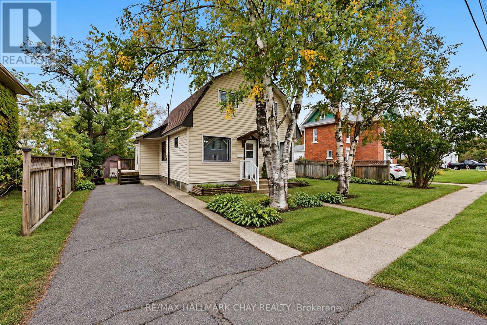 275 Harvey Street Property Photo 2