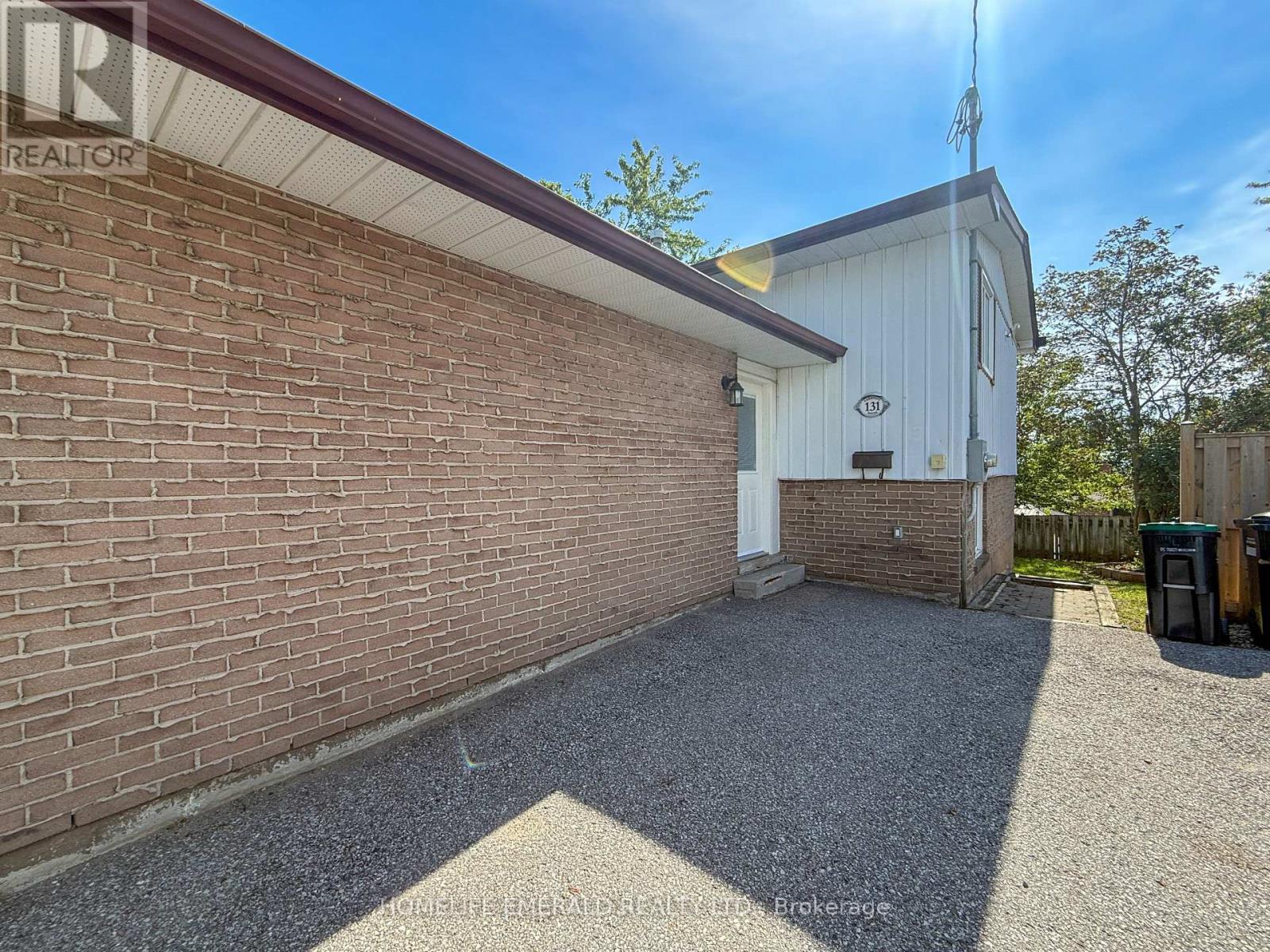 131 Cundles Road E Property Photo 2