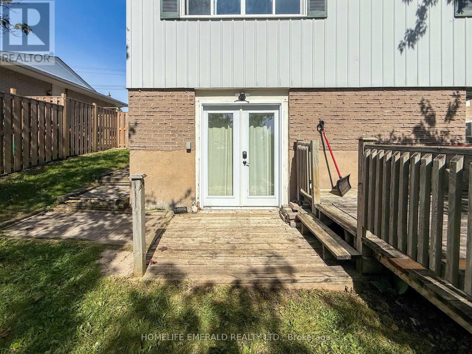 131 Cundles Road E Property Photo 3