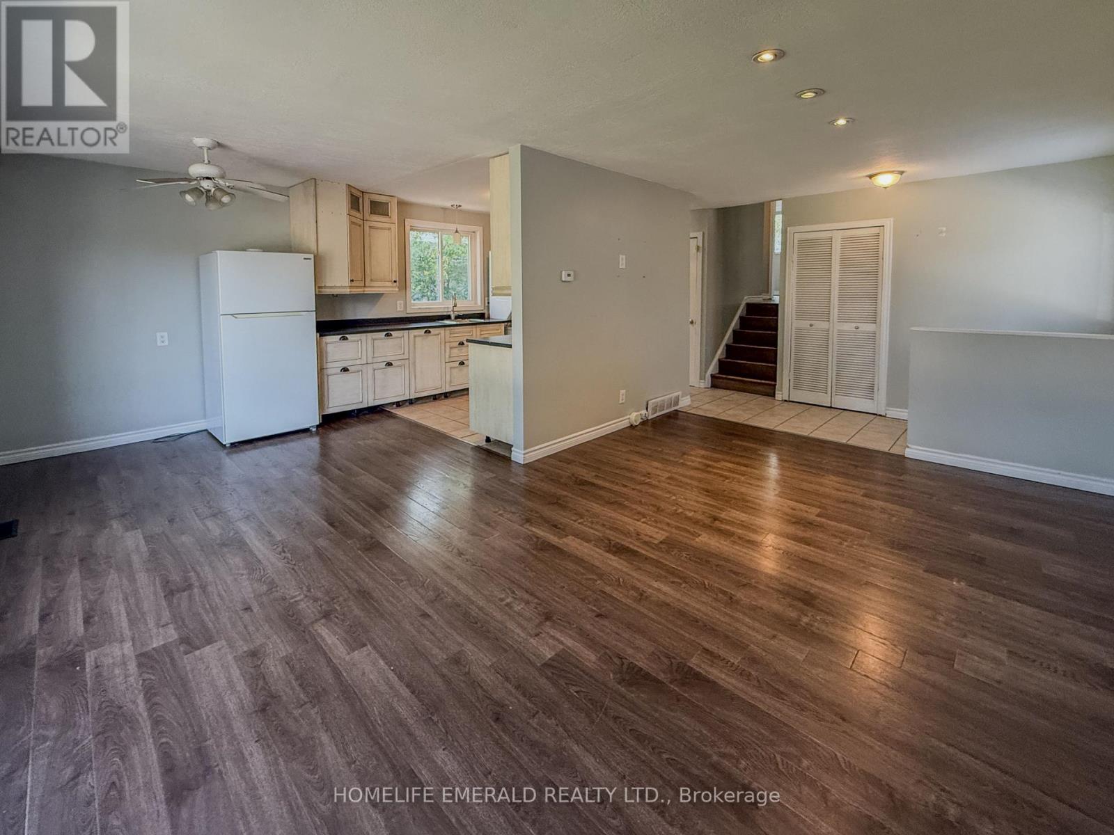 131 Cundles Road E Property Photo 8