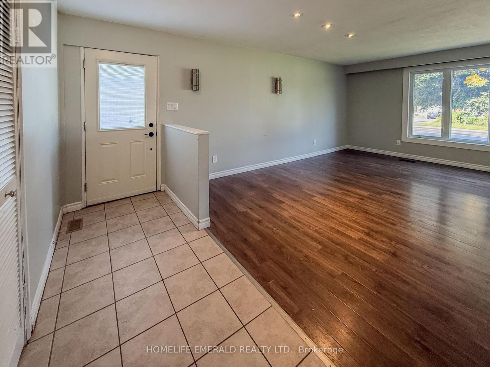 131 Cundles Road E Property Photo 14