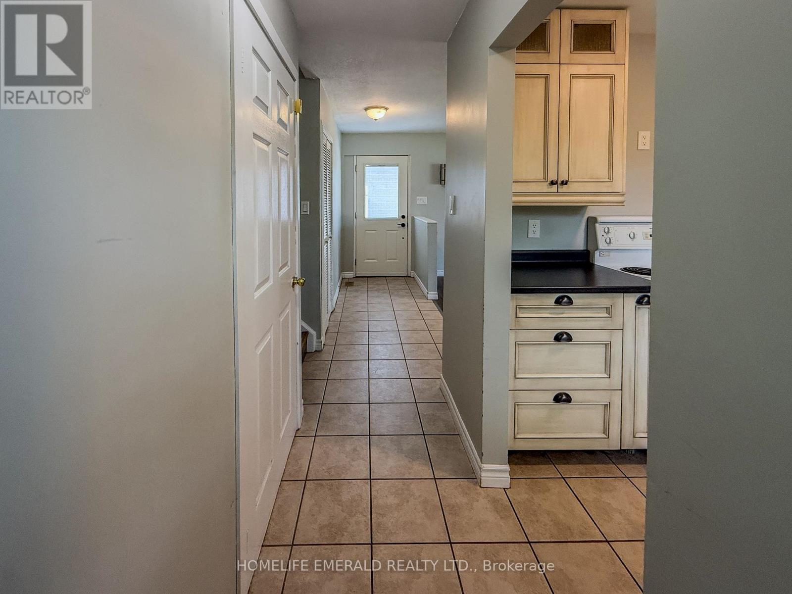 131 Cundles Road E Property Photo 17