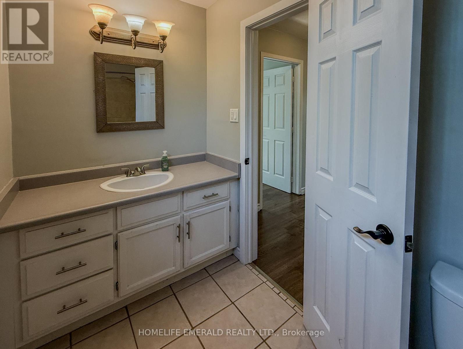 131 Cundles Road E Property Photo 20