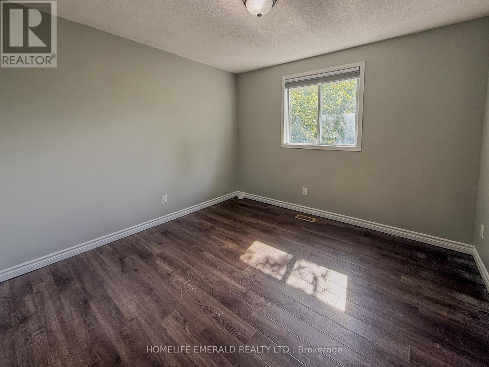 131 Cundles Road E Property Photo 21