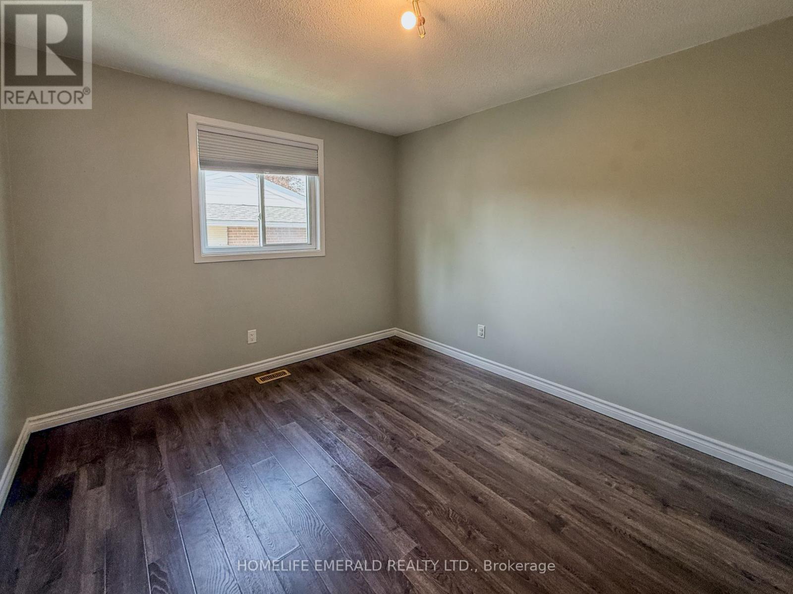 131 Cundles Road E Property Photo 26